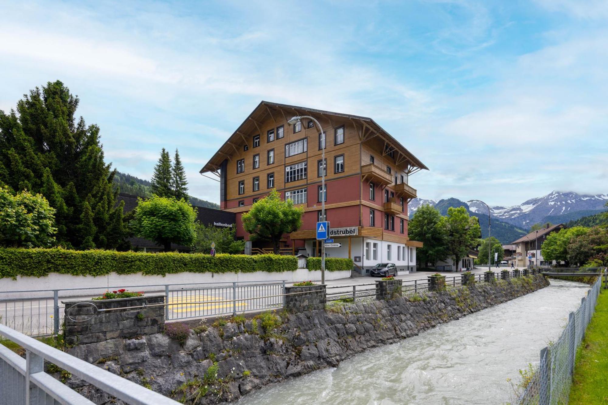 Sporthotel Wildstrubel Lenk Zewnętrze zdjęcie