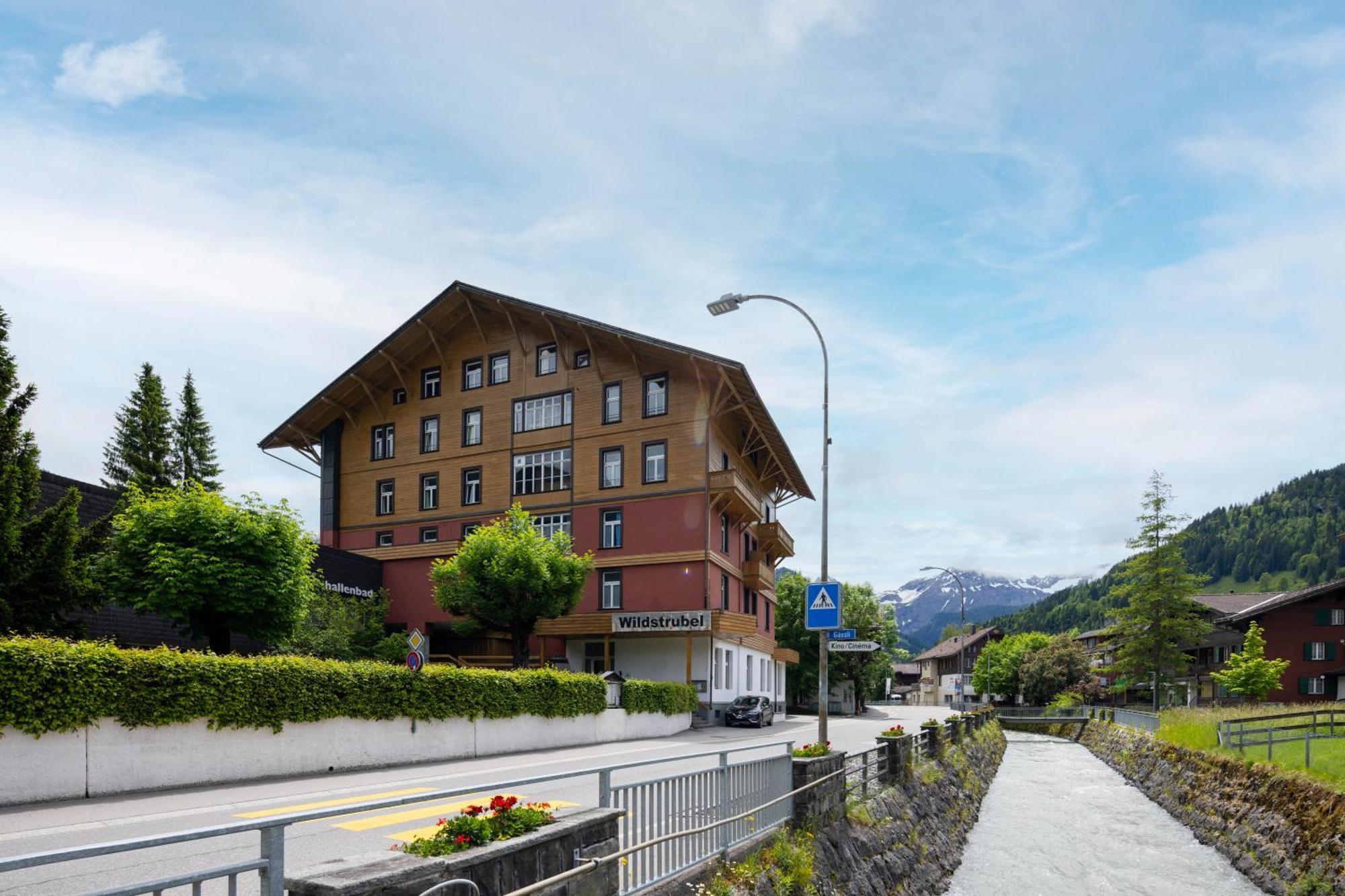 Sporthotel Wildstrubel Lenk Zewnętrze zdjęcie