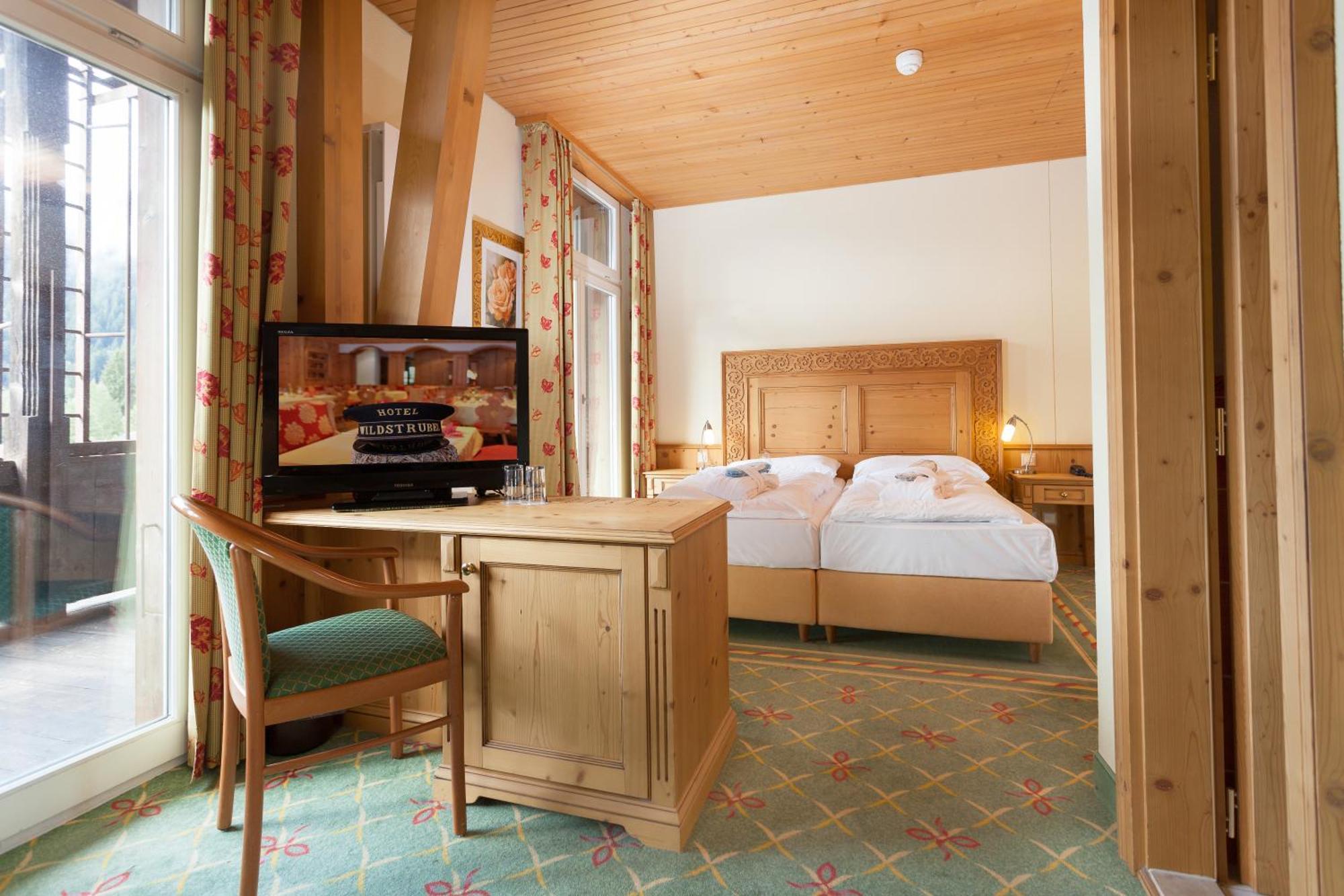 Sporthotel Wildstrubel Lenk Zewnętrze zdjęcie